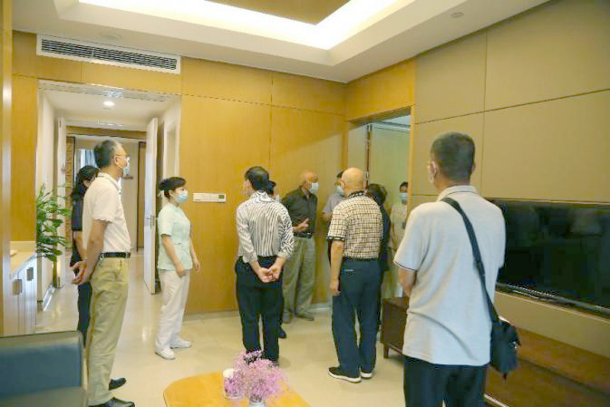 市老科协副会长王宗全一行莅临四川泌尿外科医院走访调研