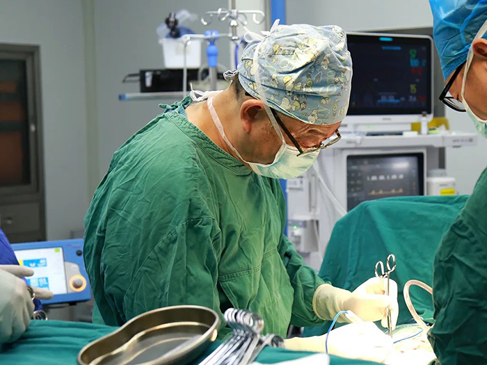 29公分！女子腿长巨型肿瘤