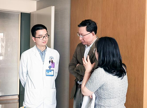 “亲密后”见红别硬抗!华西袁久洪教授:微创技术可治疗