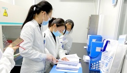 成都市核酸检测实验室风险排查专家组莅临四川泌尿外科医院进行检查工作